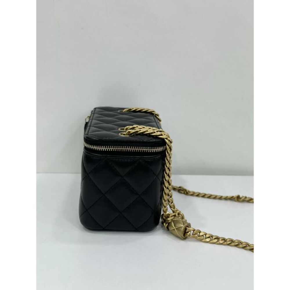 Chanel Women Pre-Loved Bag Very Good Condition - Picture 5 of 8